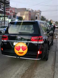 تۆیۆتا لاند کروزەر